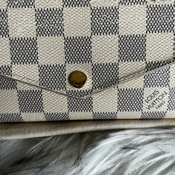 SOLD on FB - Louis Vuitton Sarah wallet - Picture 8 of 13